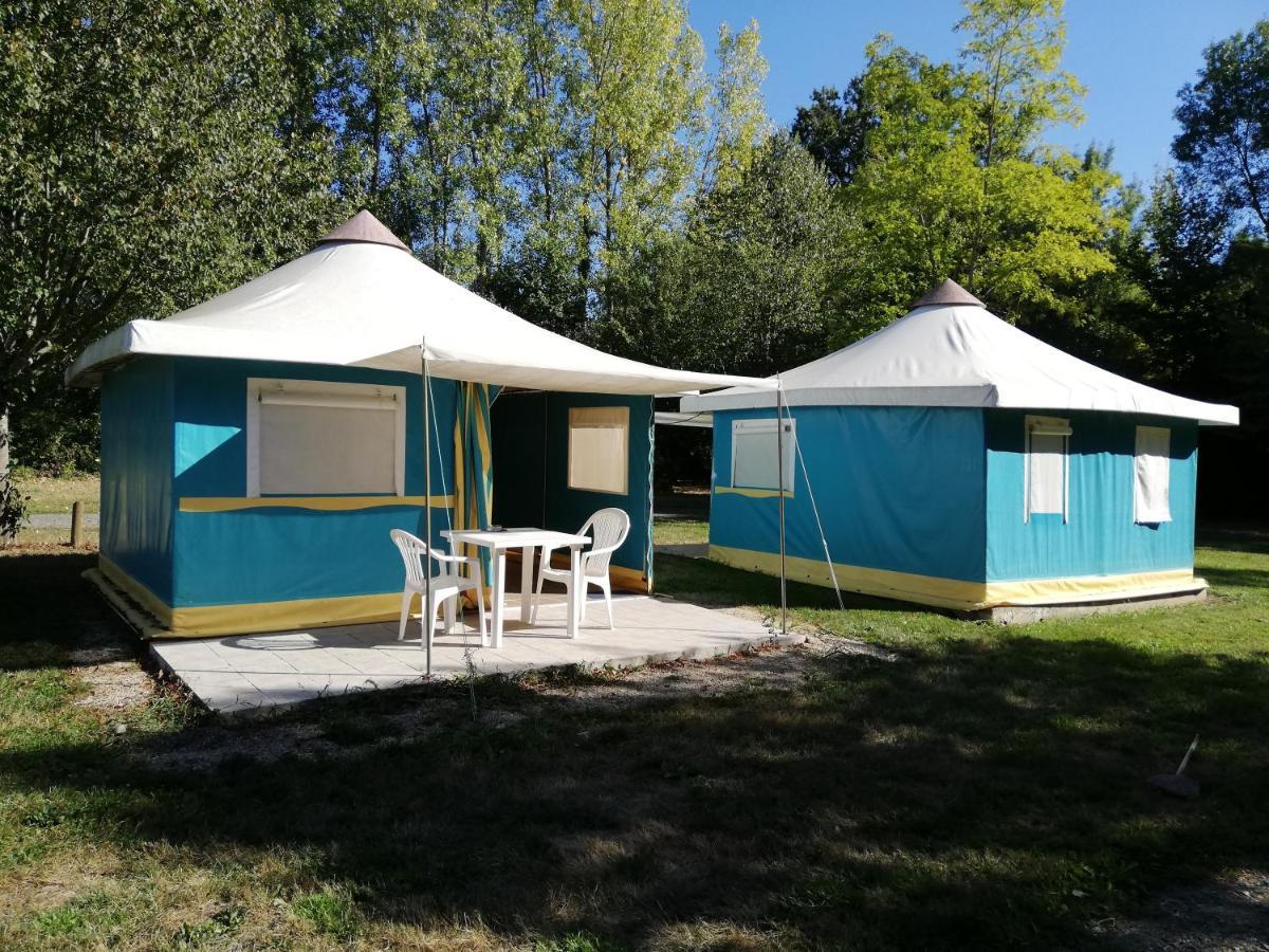 Camping La Fritillaire Hotel Savigny-en-veron Luaran gambar